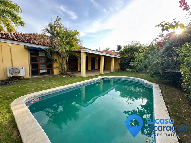 las cumbres condominio casa con piscina