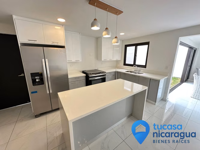 rento casa amueblada con finos acabados