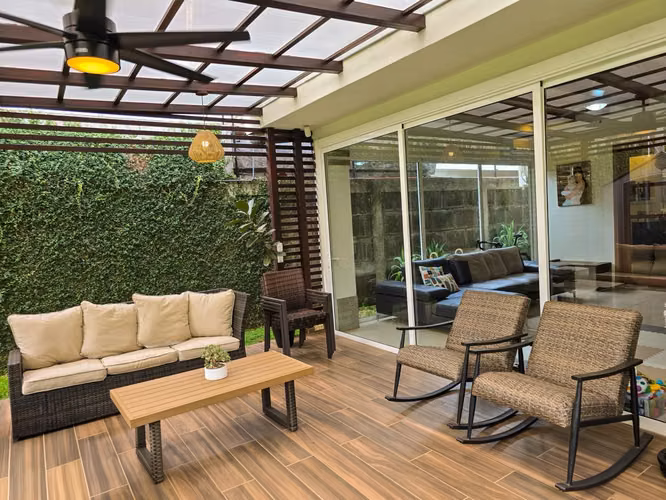 Se vende casa con terreno extra en Terrazas de Santo Domingo 
