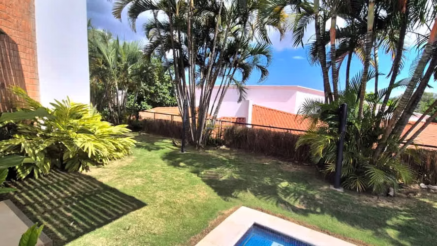 AM - Venta de Amplia Propiedad en Villa Fontana Sur, Managua