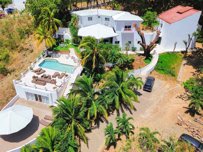 KC-Se vende Bella casa con piscina en La Talanguera San Juan del Sur