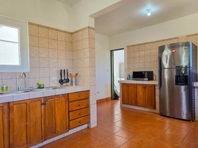 KC-Se vende Bella casa con piscina en La Talanguera San Juan del Sur