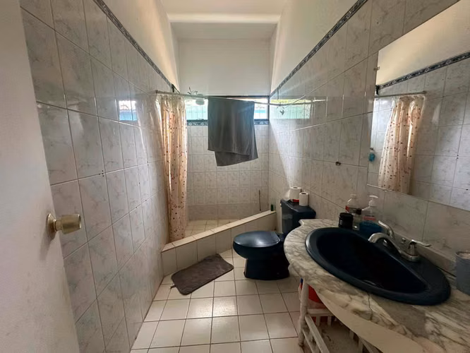 ID 14449 - Casa Ideal para Comercio en Zona Estratégica de León - Imagen 4