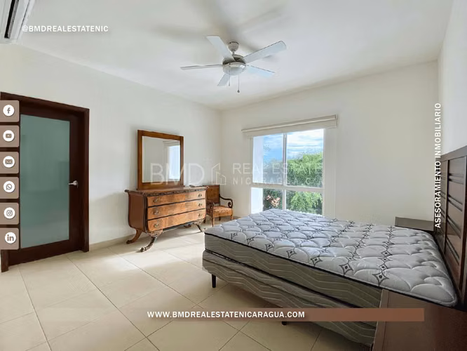 Se vende o renta moderna residencia en condominio de Santo Domingo BG