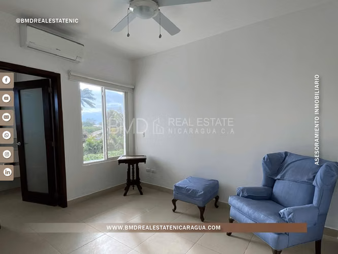 Se vende o renta moderna residencia en condominio de Santo Domingo BG