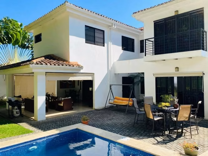 Casa en Venta con Piscina – Condominio Exclusivo, Km 11 Carretera a Masaya. - Imagen 2