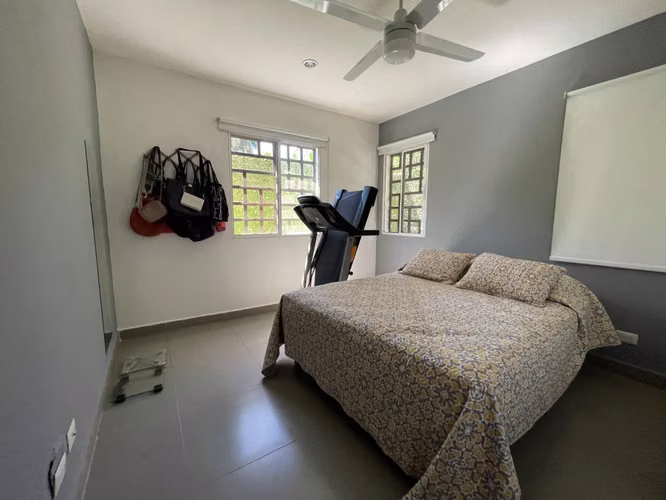 YA-Vendo moderna casa en excelente ubicación en Santo Domingo, Managua