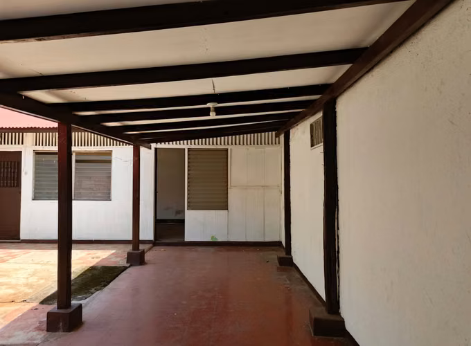 DELICIAS DEL VOLGA - SE VENDE PROPIEDAD ESQUINERA