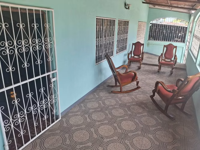 Venta de casa en Barrio La Fuente