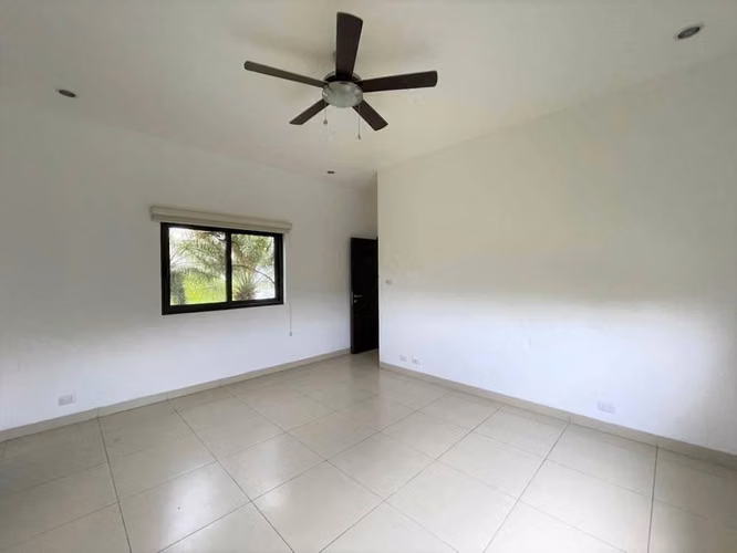 Se Vende Casa con Piscina en Condominio en Santo Domingo. U$400,000 dolares - Imagen 19