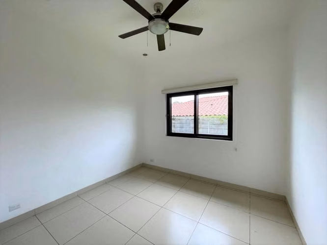 Se Vende Casa con Piscina en Condominio en Santo Domingo. U$400,000 dolares - Imagen 16