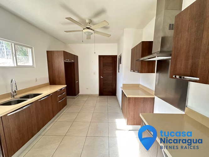 Se Renta Casa Moderna en Santo Domingo - Imagen 12