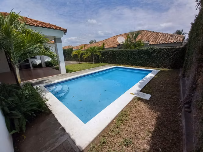Se renta casa en Las Cumbres – Condominio privado (Managua) - Imagen 11