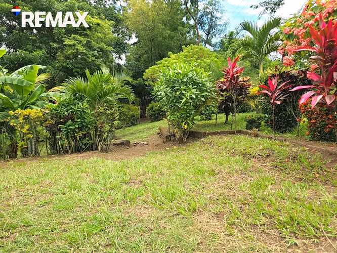Casa Espaciosa con Terreno Grande – Oportunidad de Inversión cerca de Managua