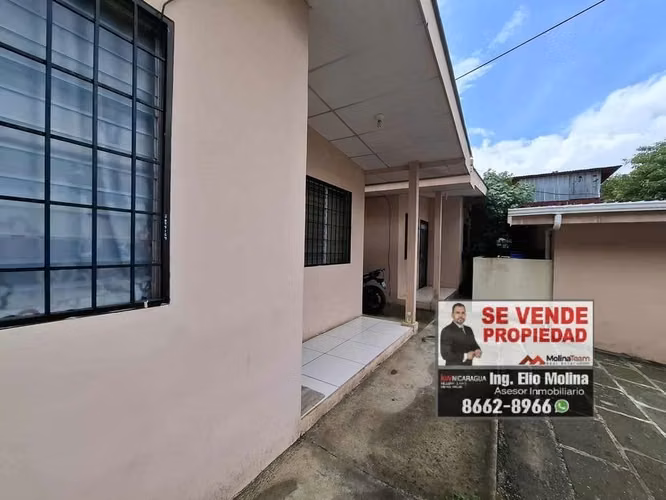En venta propiedad única en Colonia Centroamérica: Casa principal + 3 apartamentos independientes