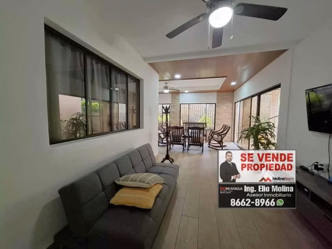 En venta propiedad única en Colonia Centroamérica: Casa principal + 3 apartamentos independientes