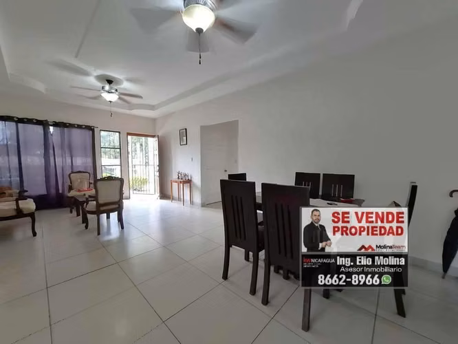 En venta propiedad única en Colonia Centroamérica: Casa principal + 3 apartamentos independientes