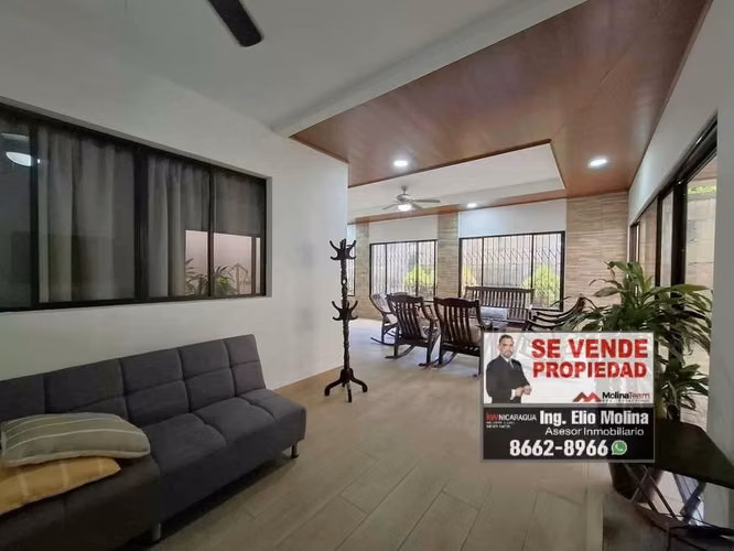 En venta propiedad única en Colonia Centroamérica: Casa principal + 3 apartamentos independientes