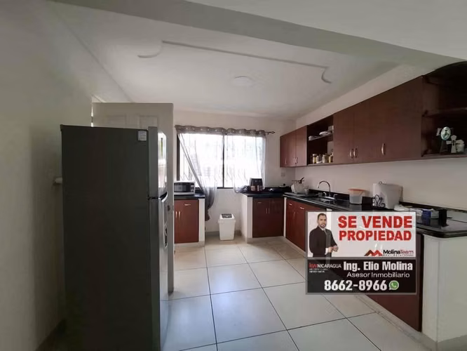En venta propiedad única en Colonia Centroamérica: Casa principal + 3 apartamentos independientes