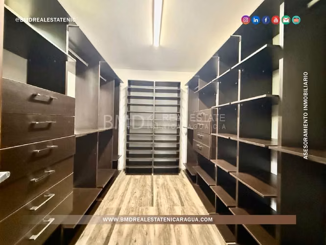 Ubicada en la exclusiva Estancia de Santo Domingo KG