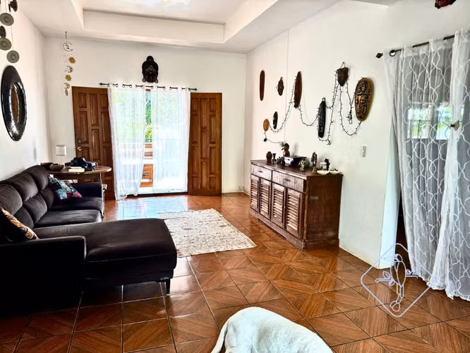 Casa en Venta en las Afueras del Este de San Juan del Sur – US$220,000 (Antes US$289,000)