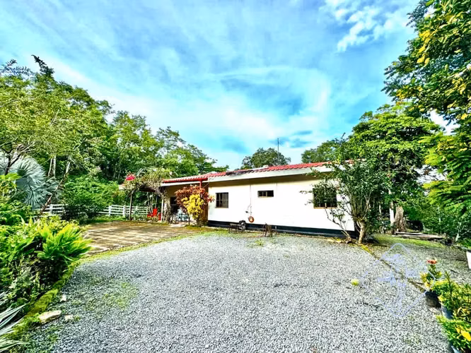 Casa en Venta en las Afueras del Este de San Juan del Sur – US$220,000 (Antes US$289,000)