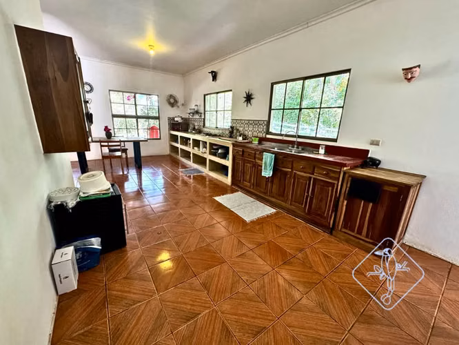 Casa en Venta en las Afueras del Este de San Juan del Sur – US$220,000 (Antes US$289,000)