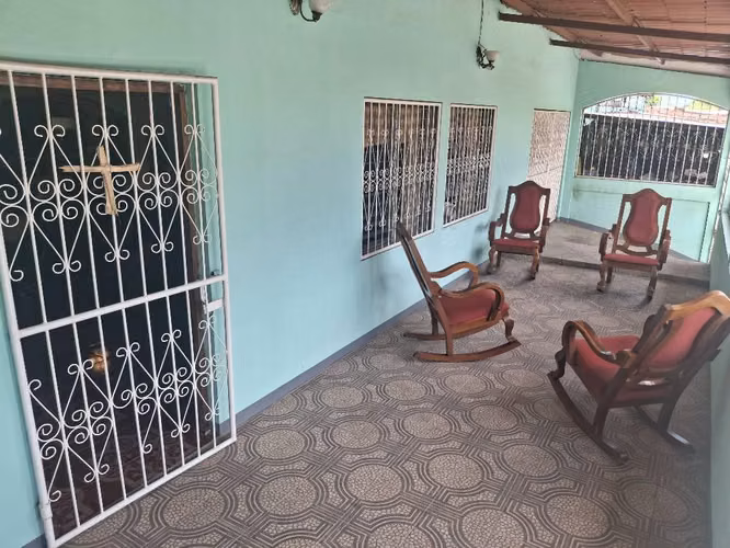 Venta de casa en Barrio La Fuente