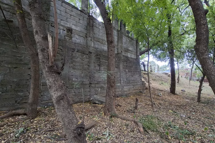 SE VENDE CASA EN Bo. EL PILAR Con proposito comercial - Pista Héroes y Mártires de la Insurrección