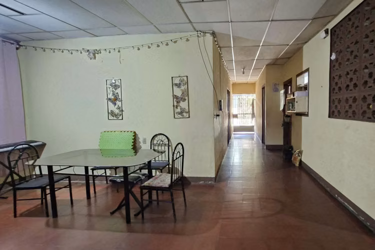 SE VENDE CASA EN Bo. EL PILAR Con proposito comercial - Pista Héroes y Mártires de la Insurrección