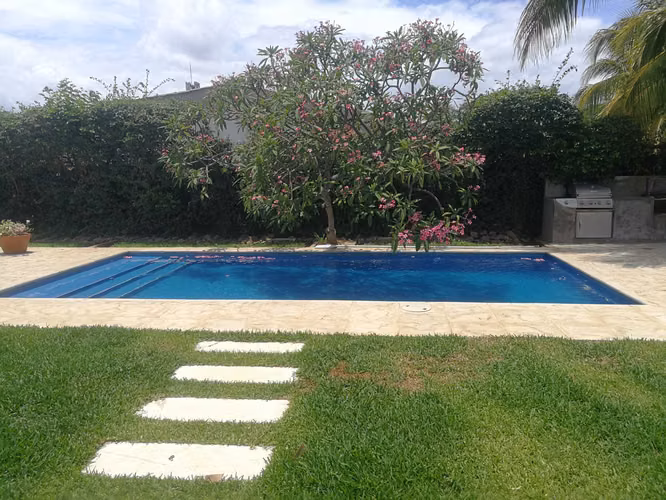 Casa con Piscina en renta en santo domingo