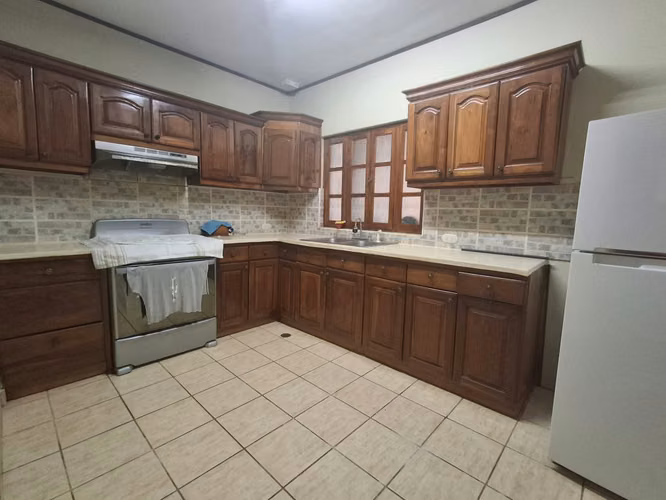 CF - Venta  de casa carretera sur