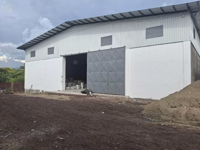 CF - Se renta bodega de 1200 metros Managua - pista Mayoreo