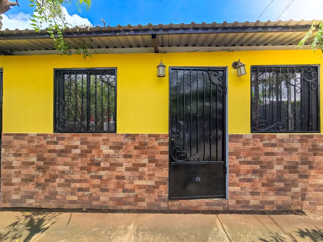 KC-Se Vende Casa Urbanización Santa Eduviges Carretera Nueva Leon