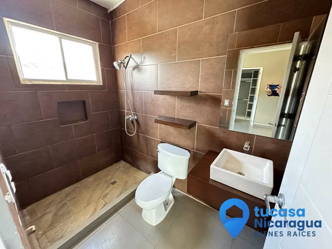  Casa en Venta – Las Colinas, Managua 