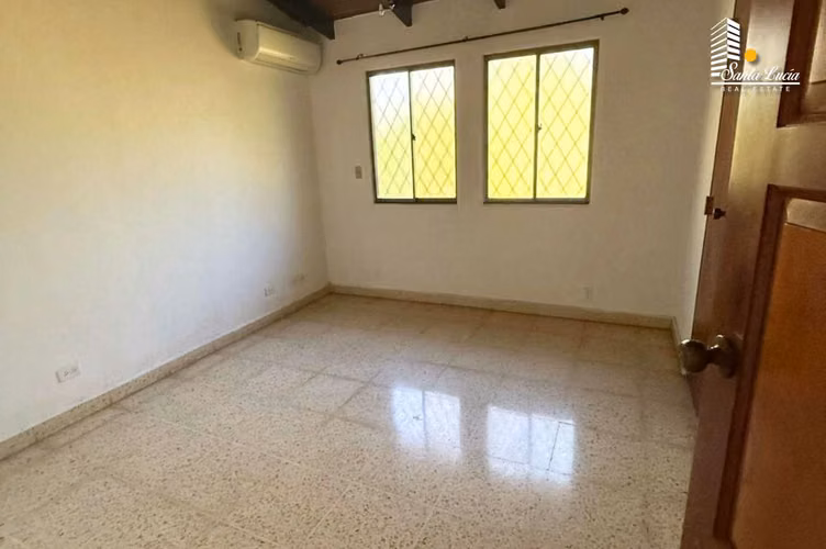 Preciosa Casa con Vista esquinera - LL