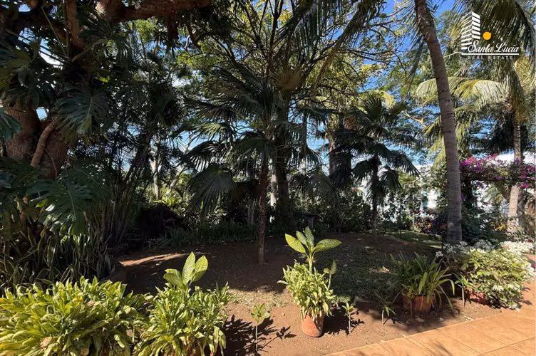 Preciosa Casa con Vista esquinera - LL