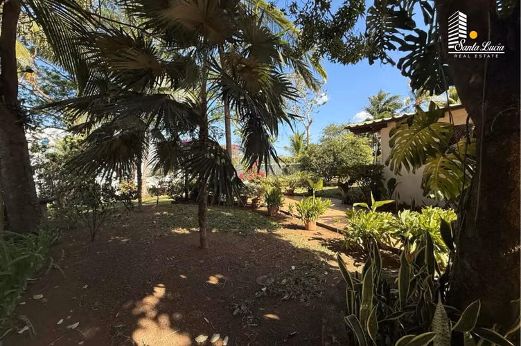 Preciosa Casa con Vista esquinera - LL