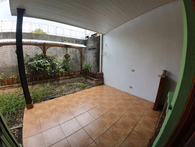 CB - Casa lindo diseño y en excelente mantenimiento Bo 25 aniversario