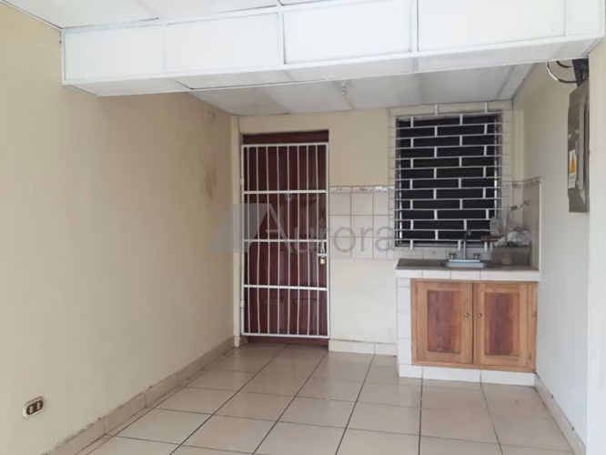 Casa en venta en calle principal de Altamira.