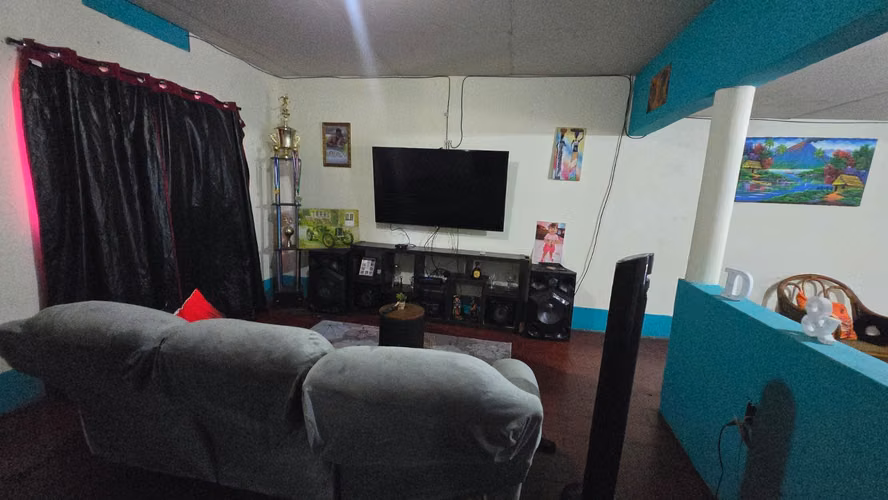 CASA ESQUINERA CARRETERA NORTE