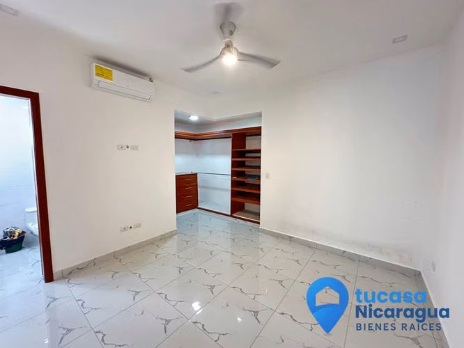 Rento Casa en Las Colinas MOderna de 5 habitaciones + 5 baños - Imagen 2