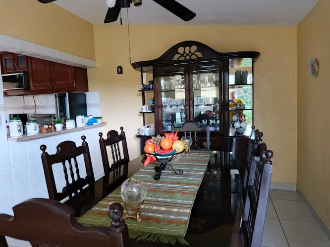 SE VENDE CASA EN URBANIZACIÓN PRIVADA EN MANAGUA