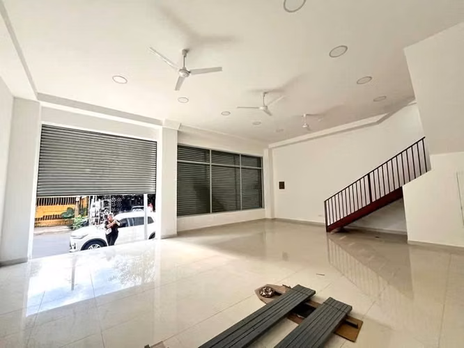 SE RENTA LOCAL COMERCIAL EN EL MERCADO ORIENTAL 