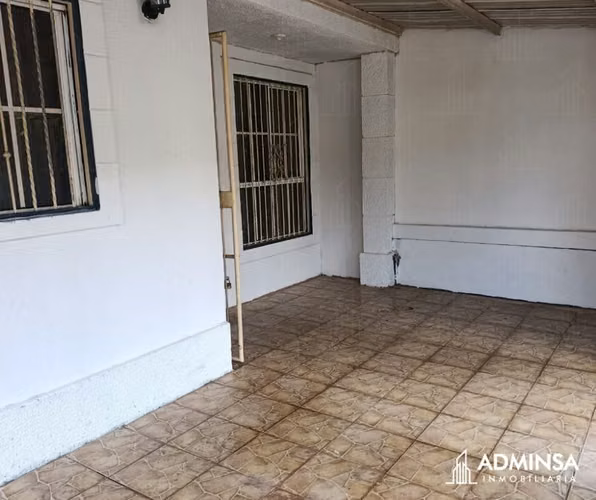 Amplia Casa Familiar en Zona Tranquila de Ciudad Doral