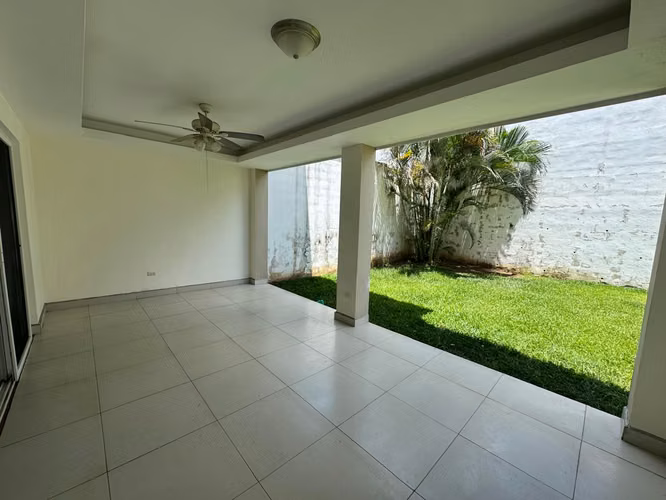 Casa en Renta – Santo Domingo, Managua (Condominio Privado)