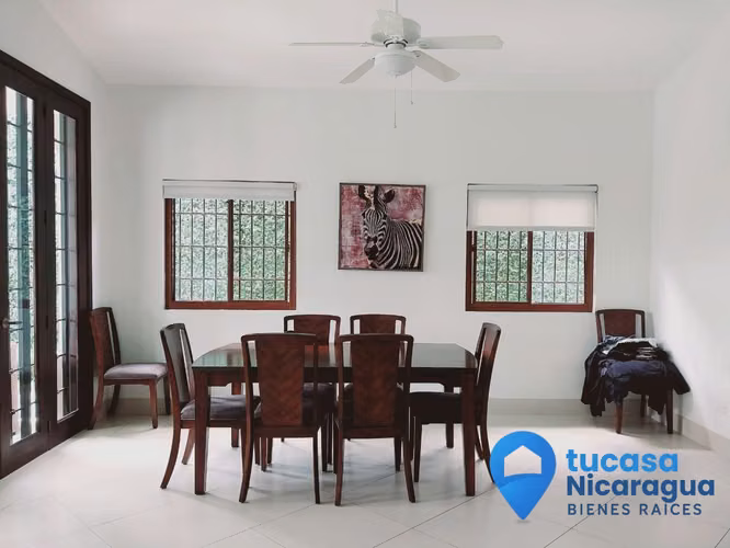 Rento Casa en Santo Domingo – Moderna Colonial con Finos Acabados