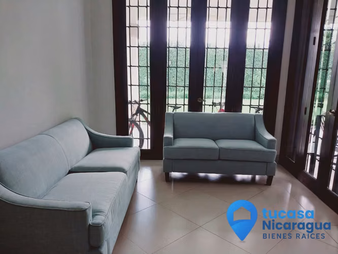 Rento Casa en Santo Domingo – Moderna Colonial con Finos Acabados