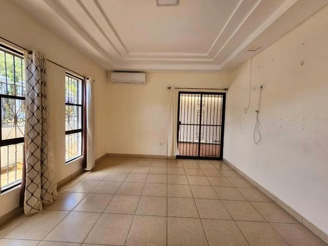 EN VENTA – Casa en Cumbres de Cedro Galán, Carretera Vieja a León