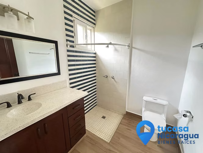 Rento casa en Las Colinas, Managua – Moderna, amplia y en condominio privado - Imagen 9